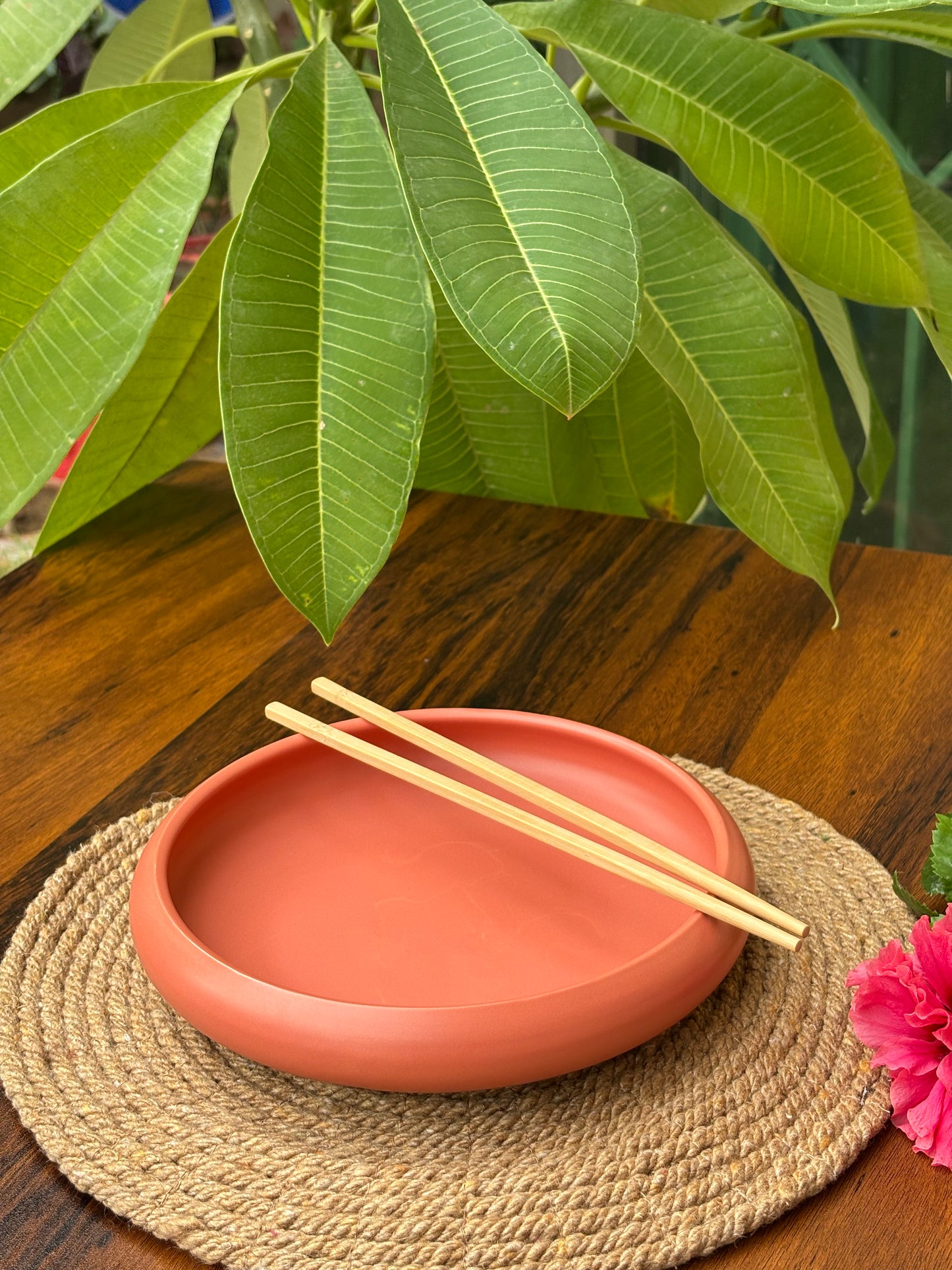 CHOWMEIN CERAMIC PLATE WITH CHOPSTICKS