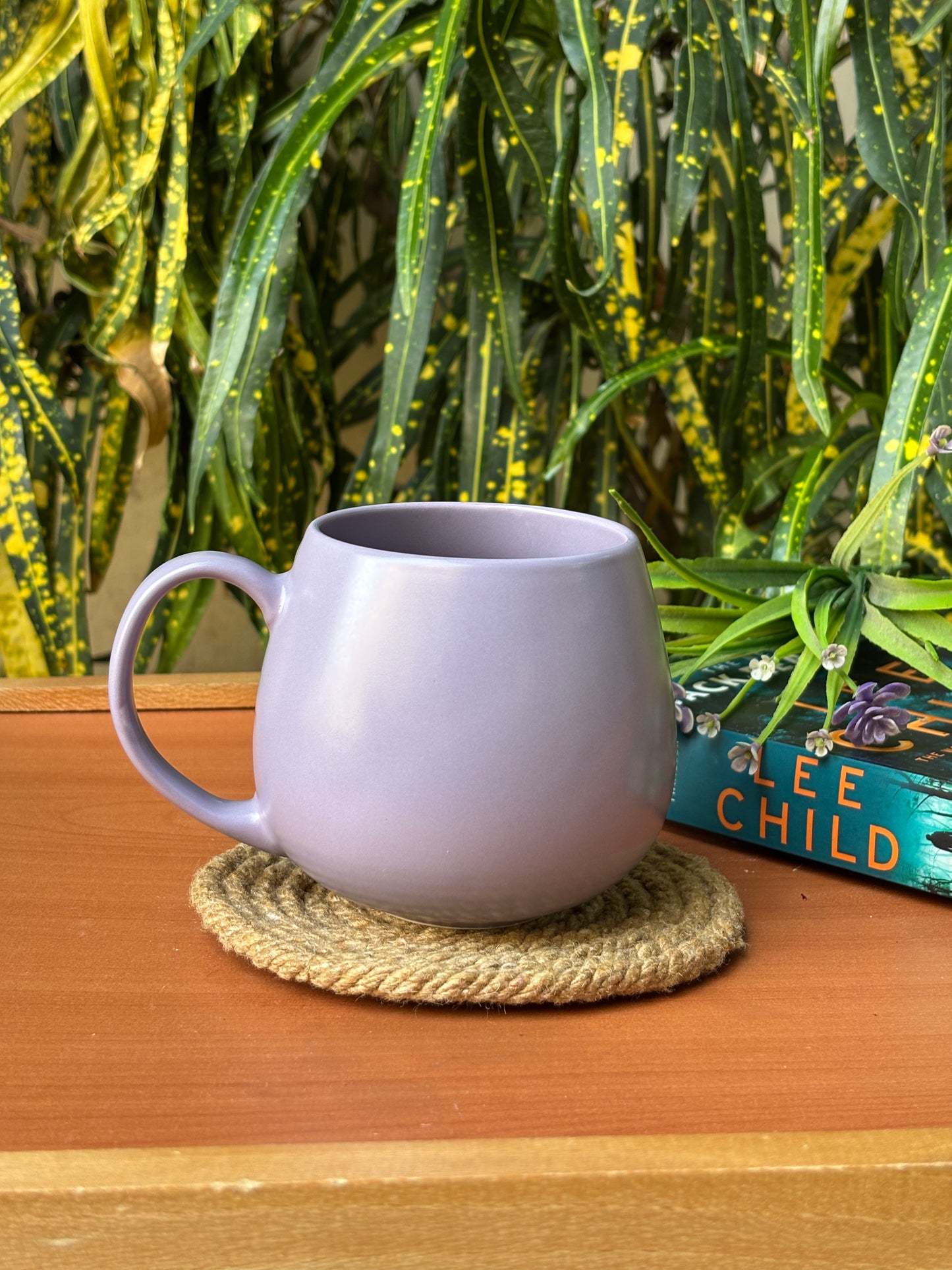 Cozy Curvy Handheld Ceramic Mug