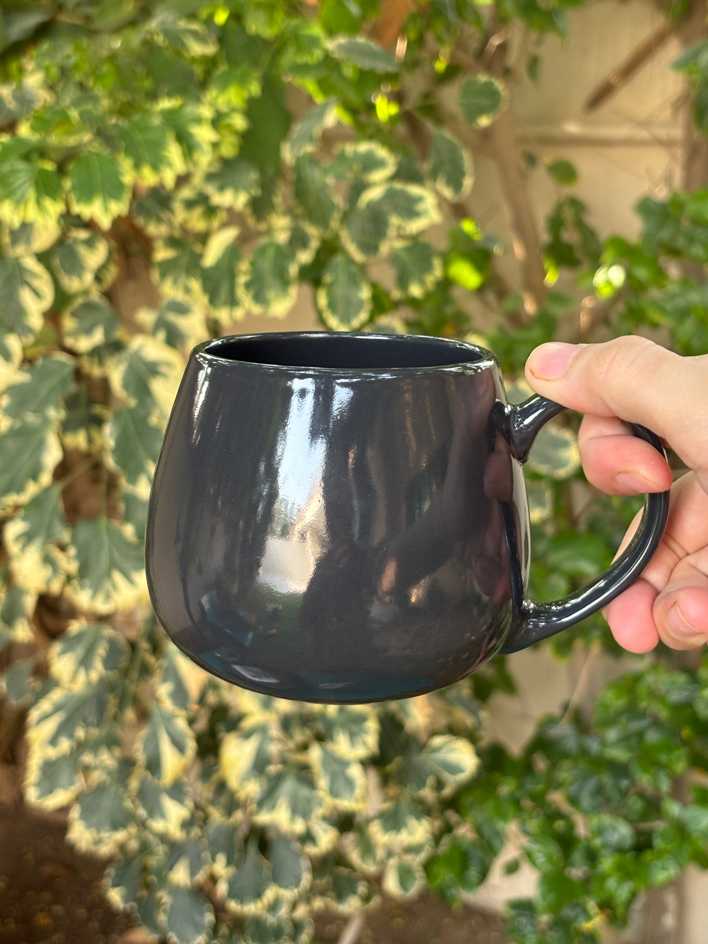 Cozy Curvy Handheld Ceramic Mug