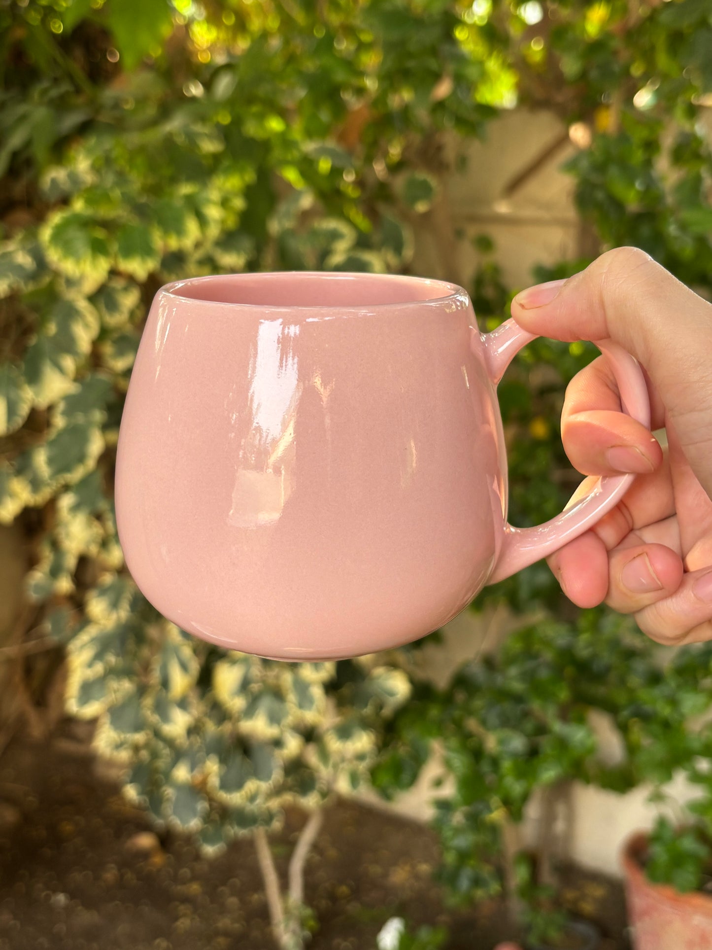 Cozy Curvy Handheld Ceramic Mug