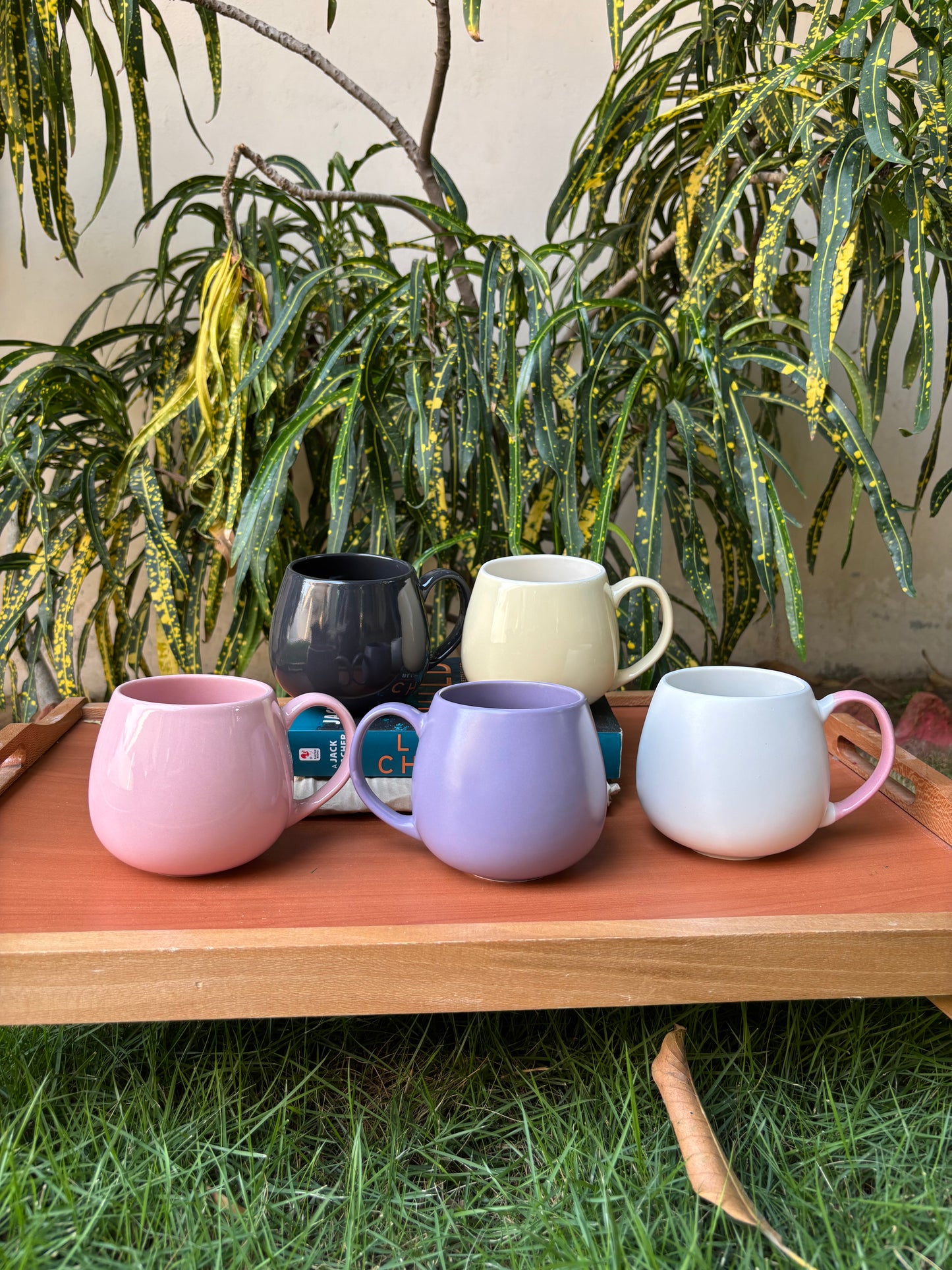 Cozy Curvy Handheld Ceramic Mug