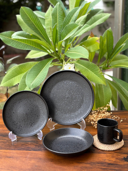 BLACK STONEWARE 4 PIECE BREAKFAST SET